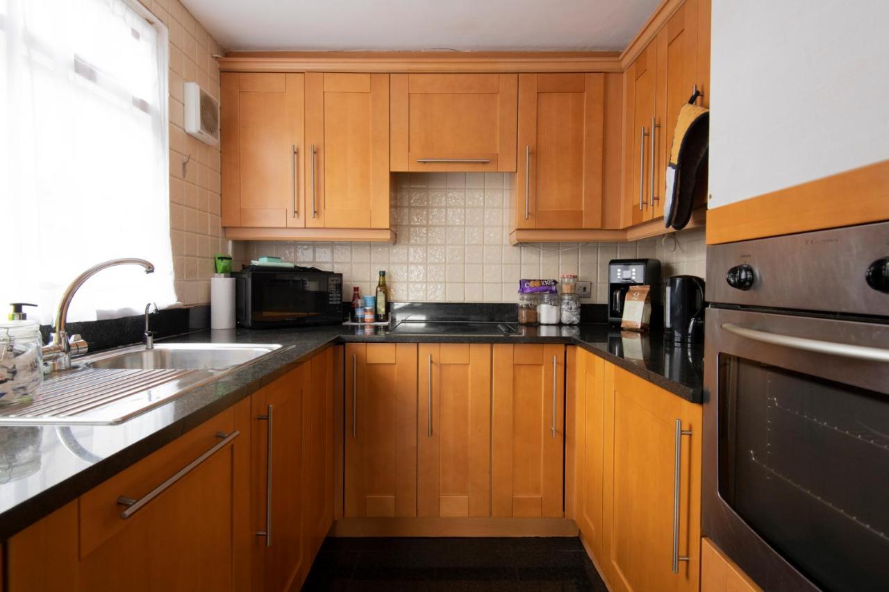 Fantastic 3 Bed Brighton House- Sleeps 6- Superfast Wifi And Garage Apartment ภายนอก รูปภาพ
