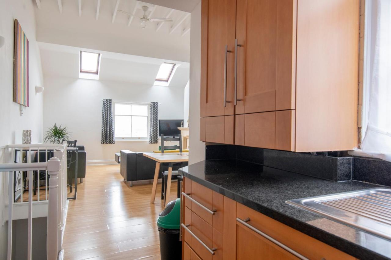 Fantastic 3 Bed Brighton House- Sleeps 6- Superfast Wifi And Garage Apartment ภายนอก รูปภาพ