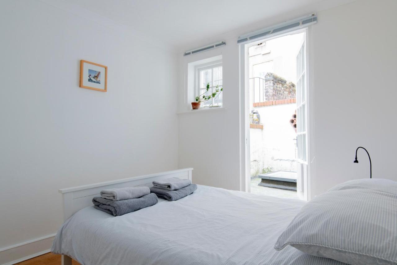 Fantastic 3 Bed Brighton House- Sleeps 6- Superfast Wifi And Garage Apartment ภายนอก รูปภาพ