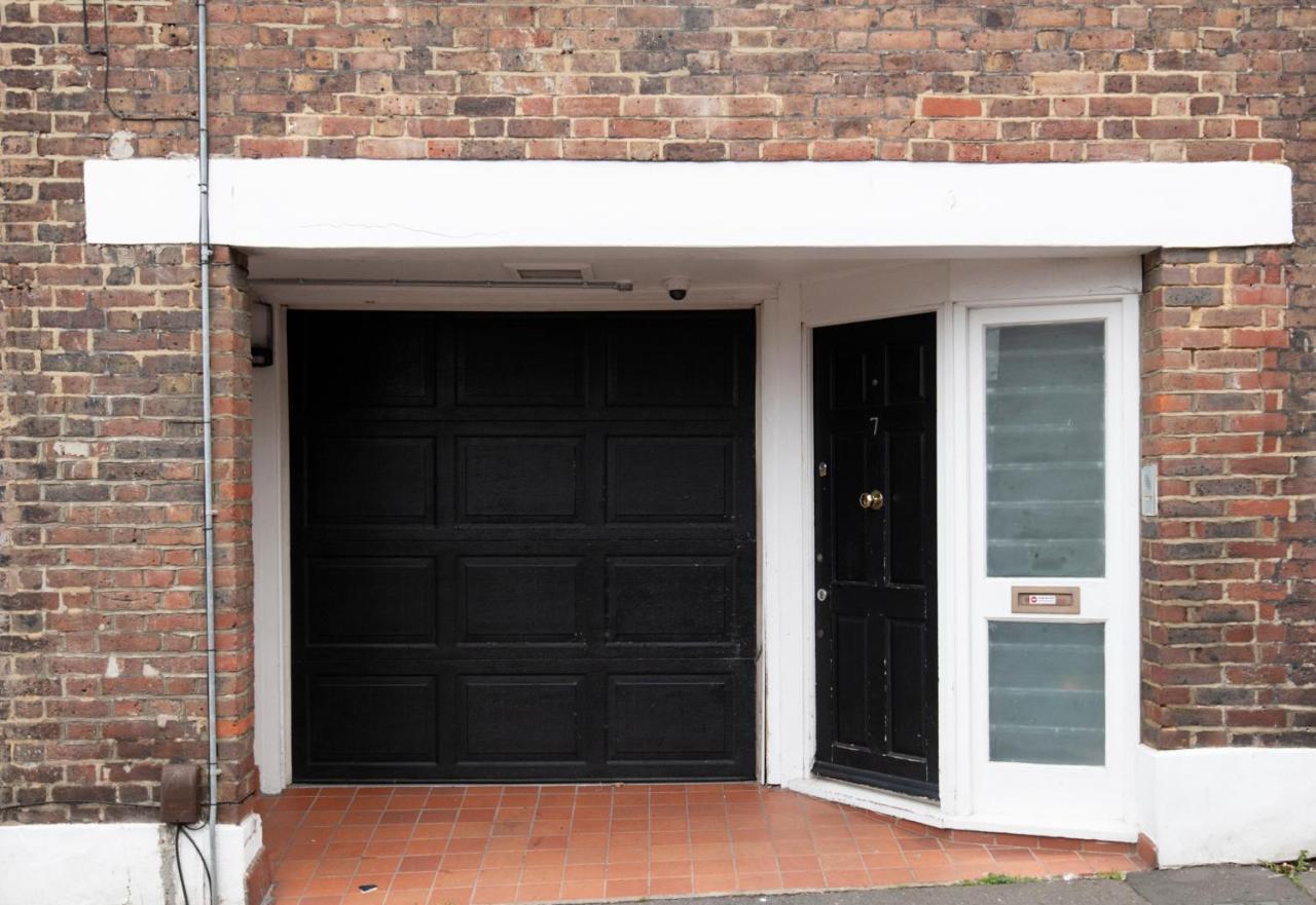 Fantastic 3 Bed Brighton House- Sleeps 6- Superfast Wifi And Garage Apartment ภายนอก รูปภาพ